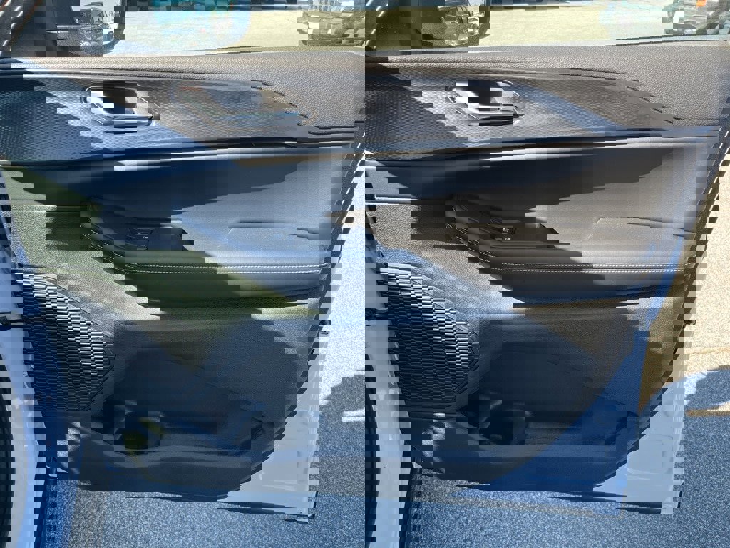 New 2025 Jeep Grand Cherokee image 10