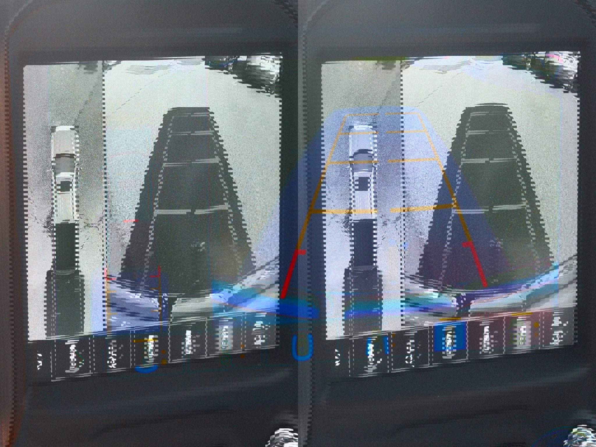 Used 2021 GMC Sierra 1500 AT4 w/ AT4 Premium Package image 8