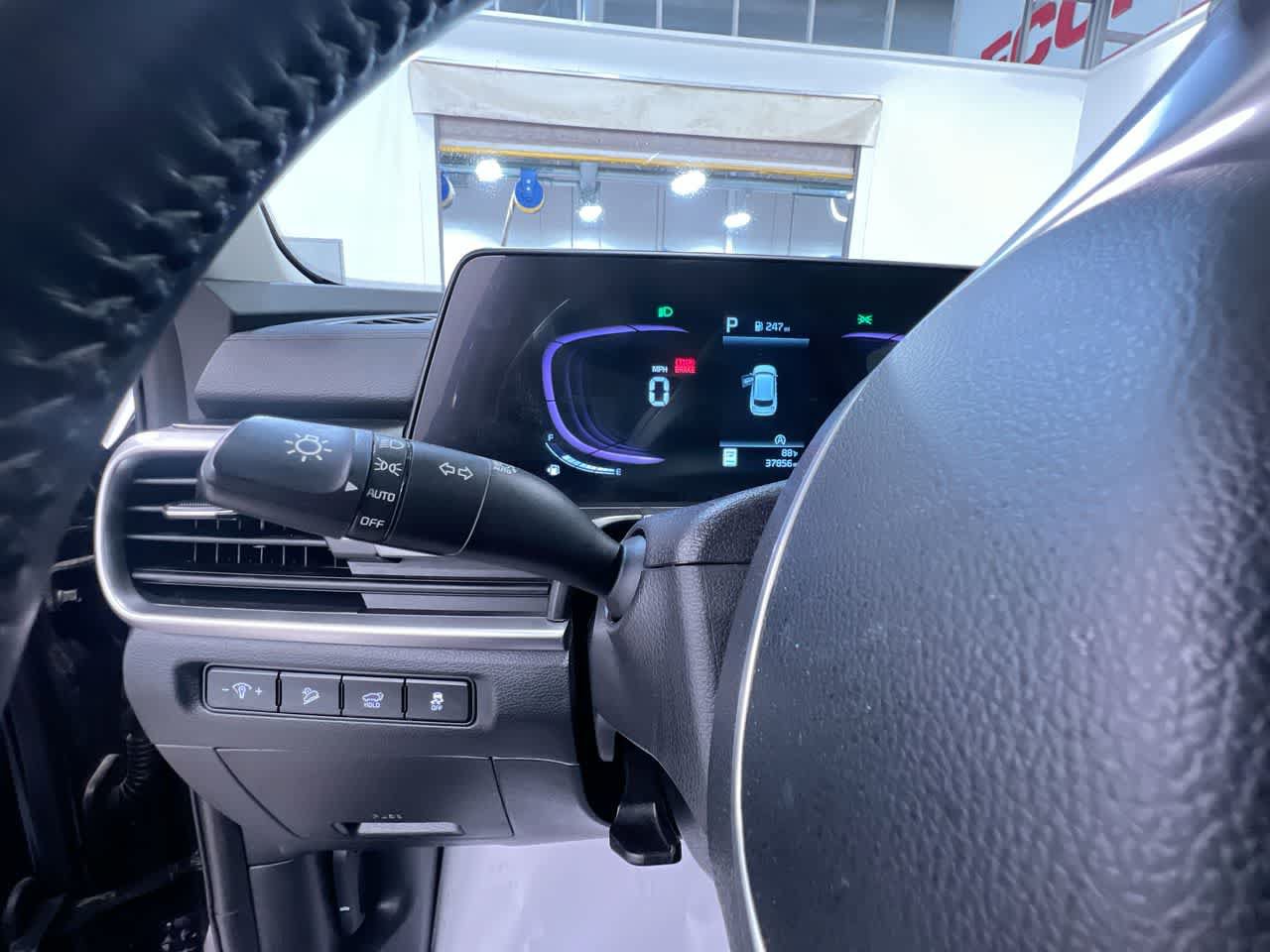 Used 2025 Kia Telluride S FWD image 18