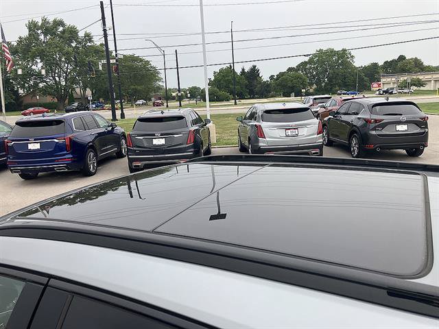Certified 2024 Cadillac XT5 Sportv w/ Technology Package AWD/4WD image 18