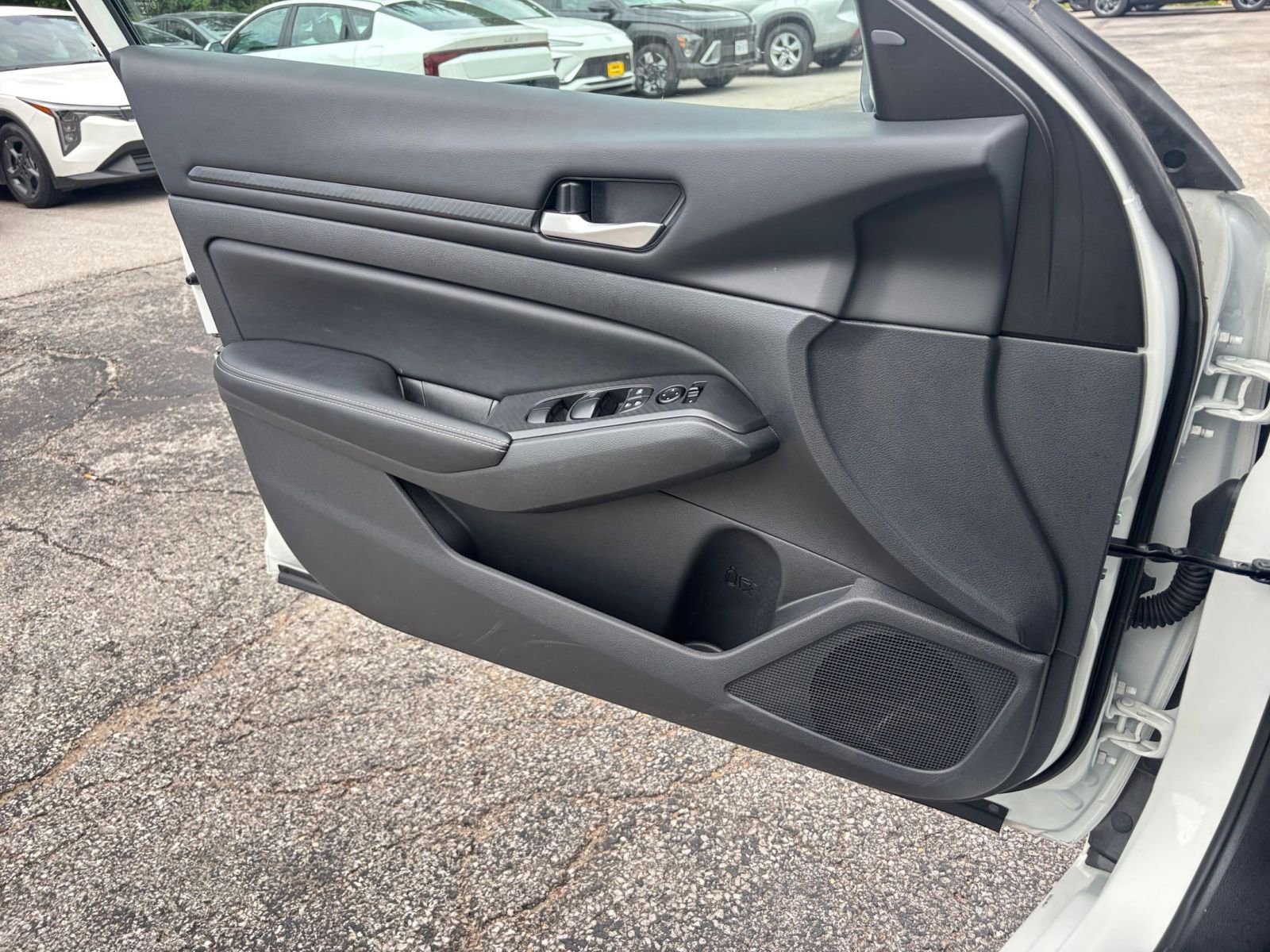 Used 2025 Nissan Altima 2.5 SV FWD image 18
