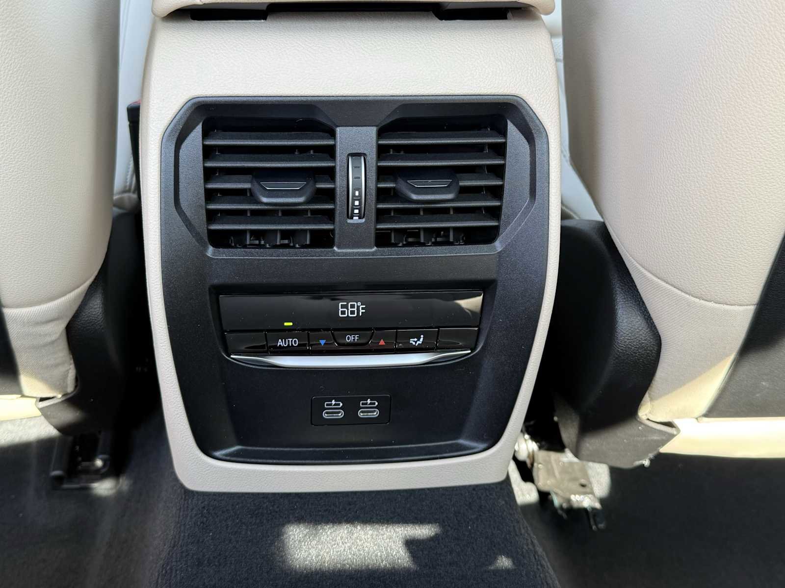 New 2025 BMW 330i xDrive Sedan w/ Premium Package image 29