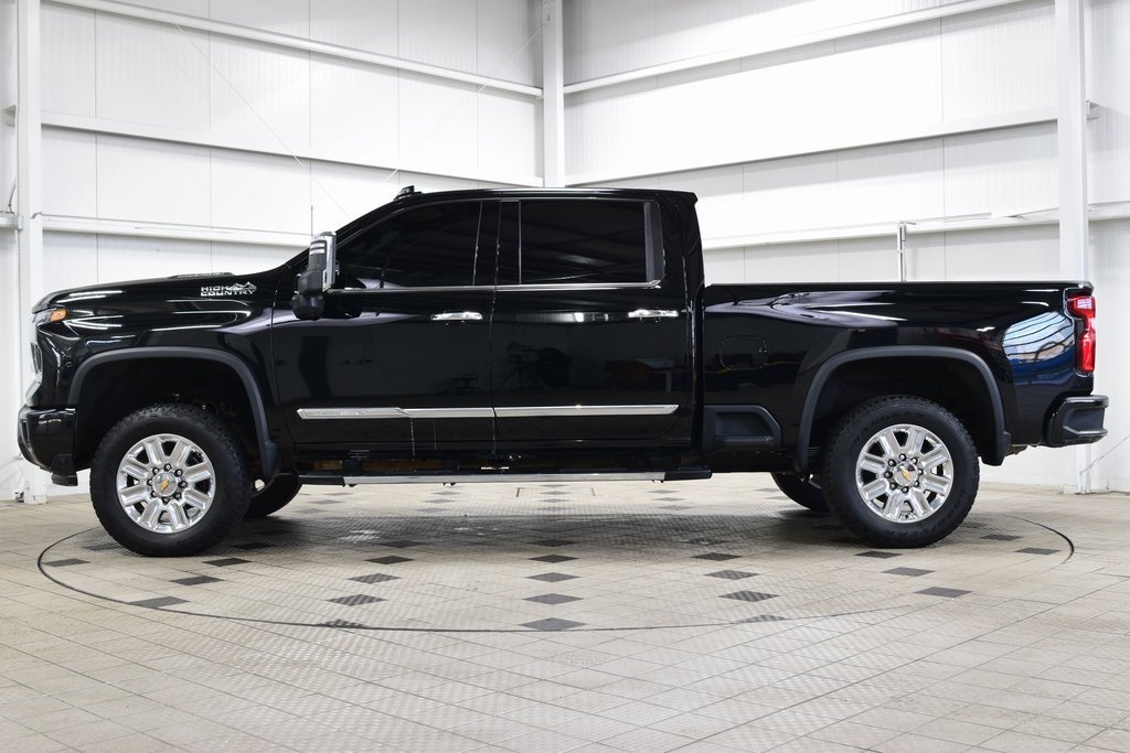 Used 2024 Chevrolet Silverado 2500 High Country image 4