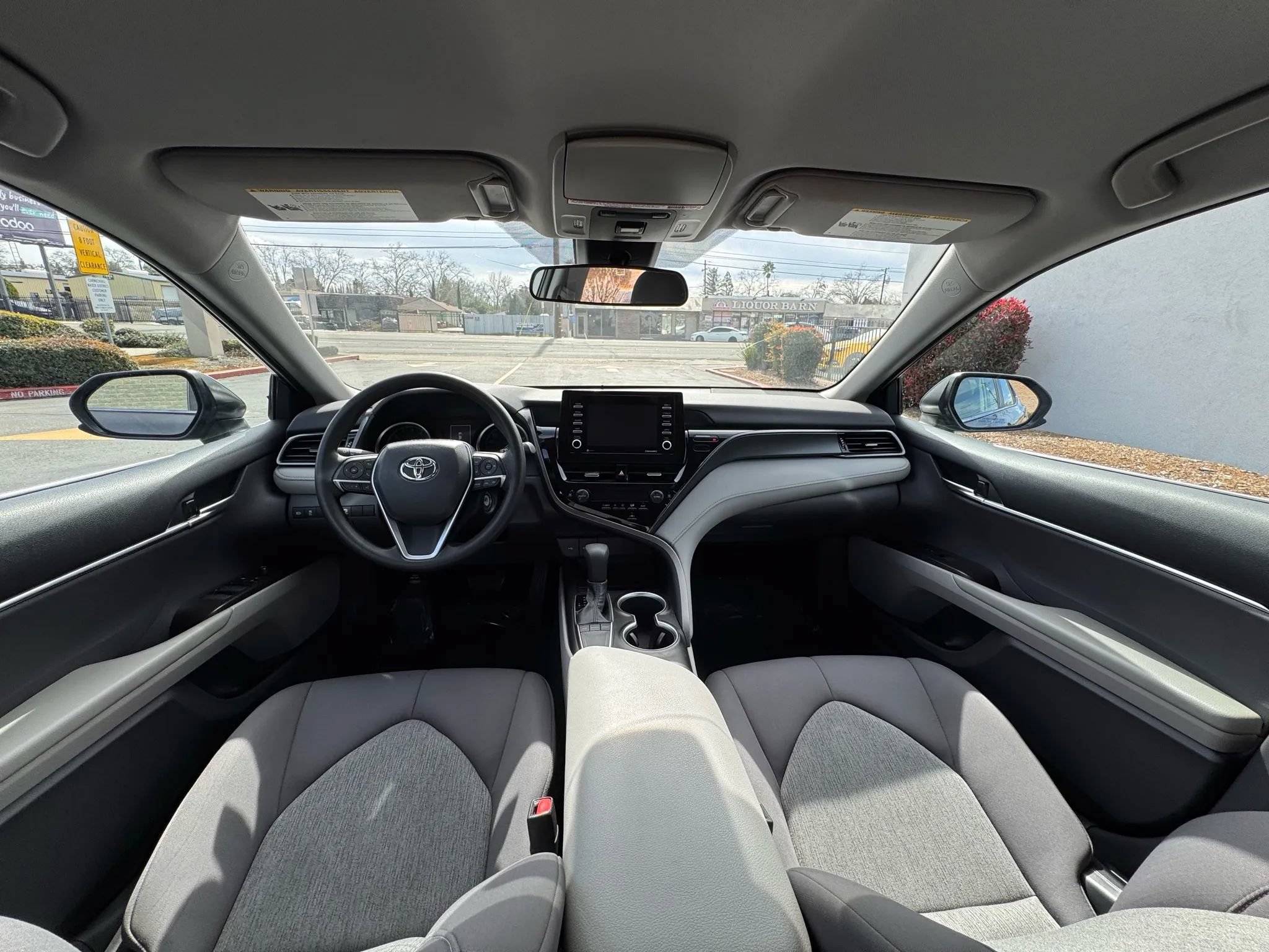 Used 2022 Toyota Camry LE FWD image 18