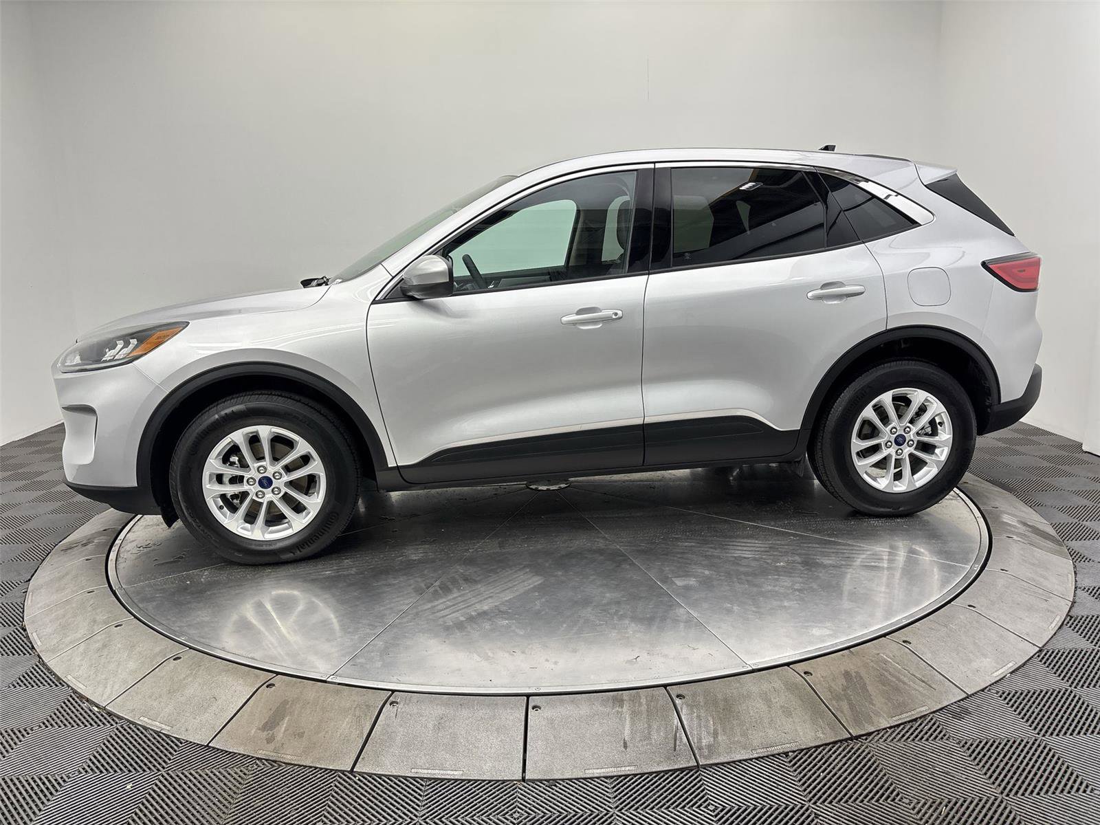 Used 2020 Ford Escape SE AWD/4WD image 16