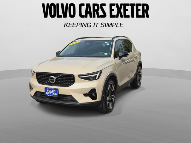 Certified 2025 Volvo XC40 B5 Ultra AWD/4WD image 3