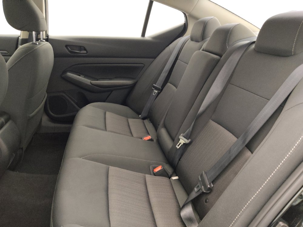 Used 2025 Nissan Altima 2.5 SV FWD image 18