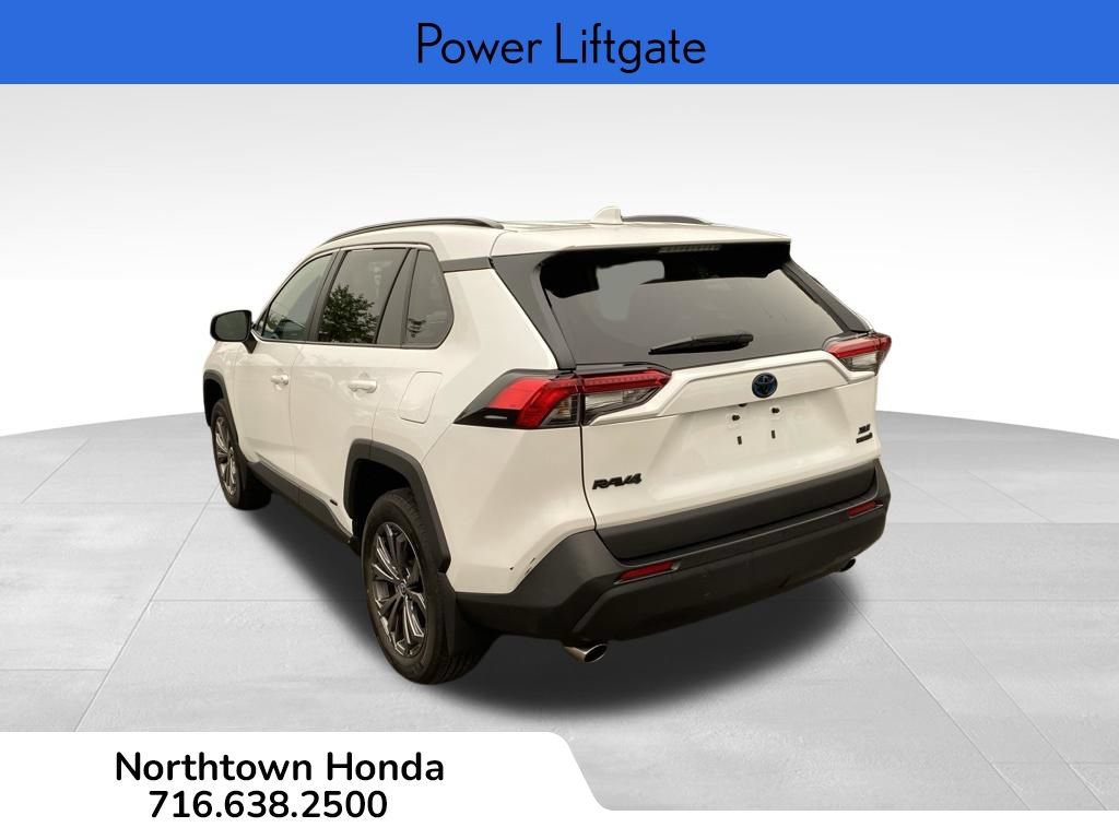Used 2023 Toyota RAV4 XLE Premium AWD/4WD image 7
