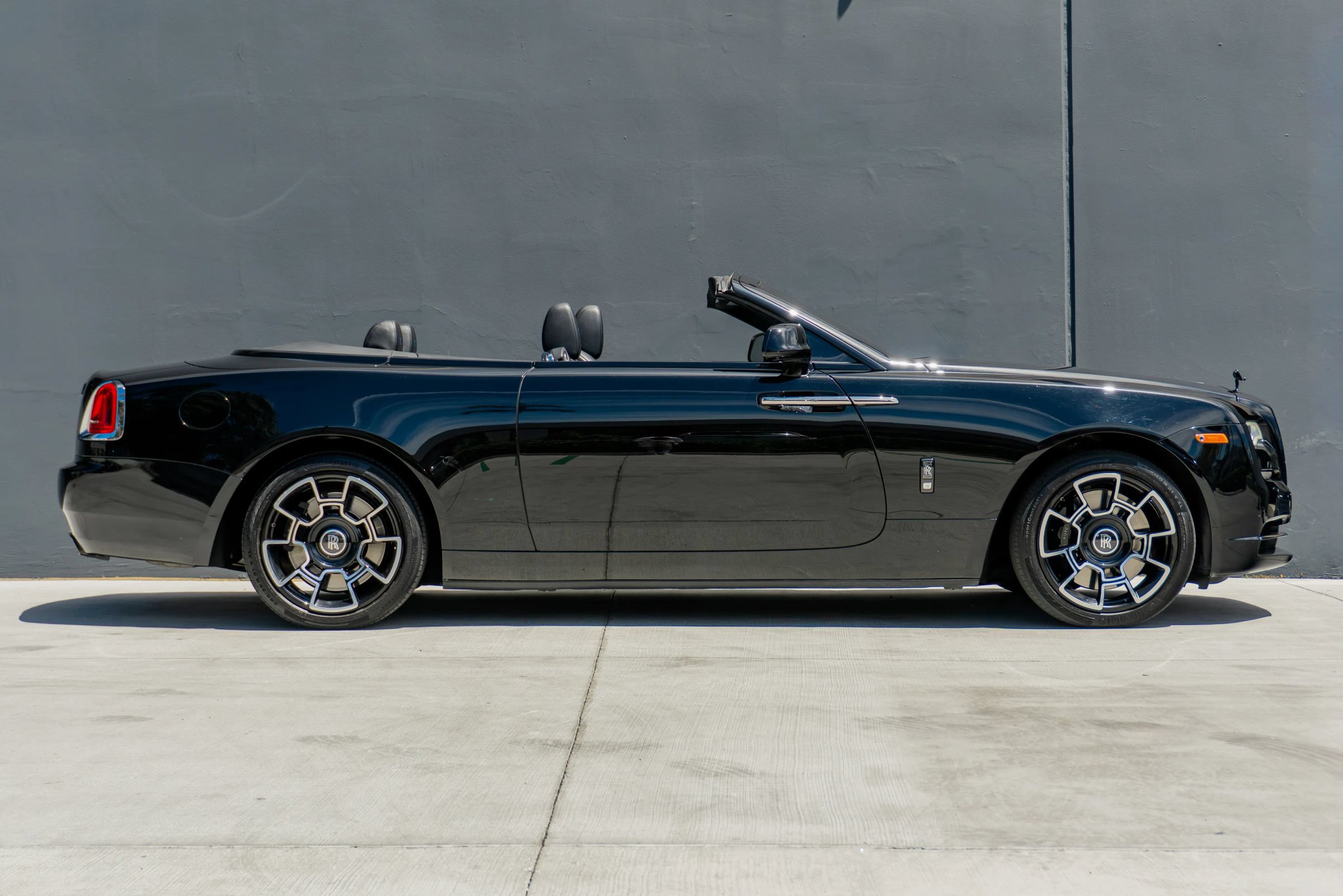 Used 2018 Rolls-Royce Dawn RWD image 7