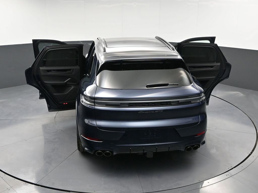 New 2026 Porsche Cayenne GTS image 37