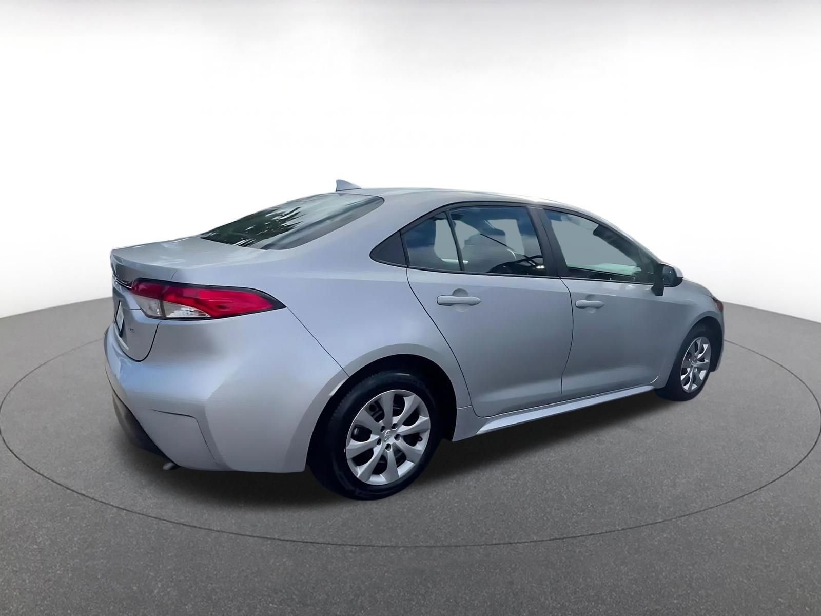Used 2025 Toyota Corolla LE image 15
