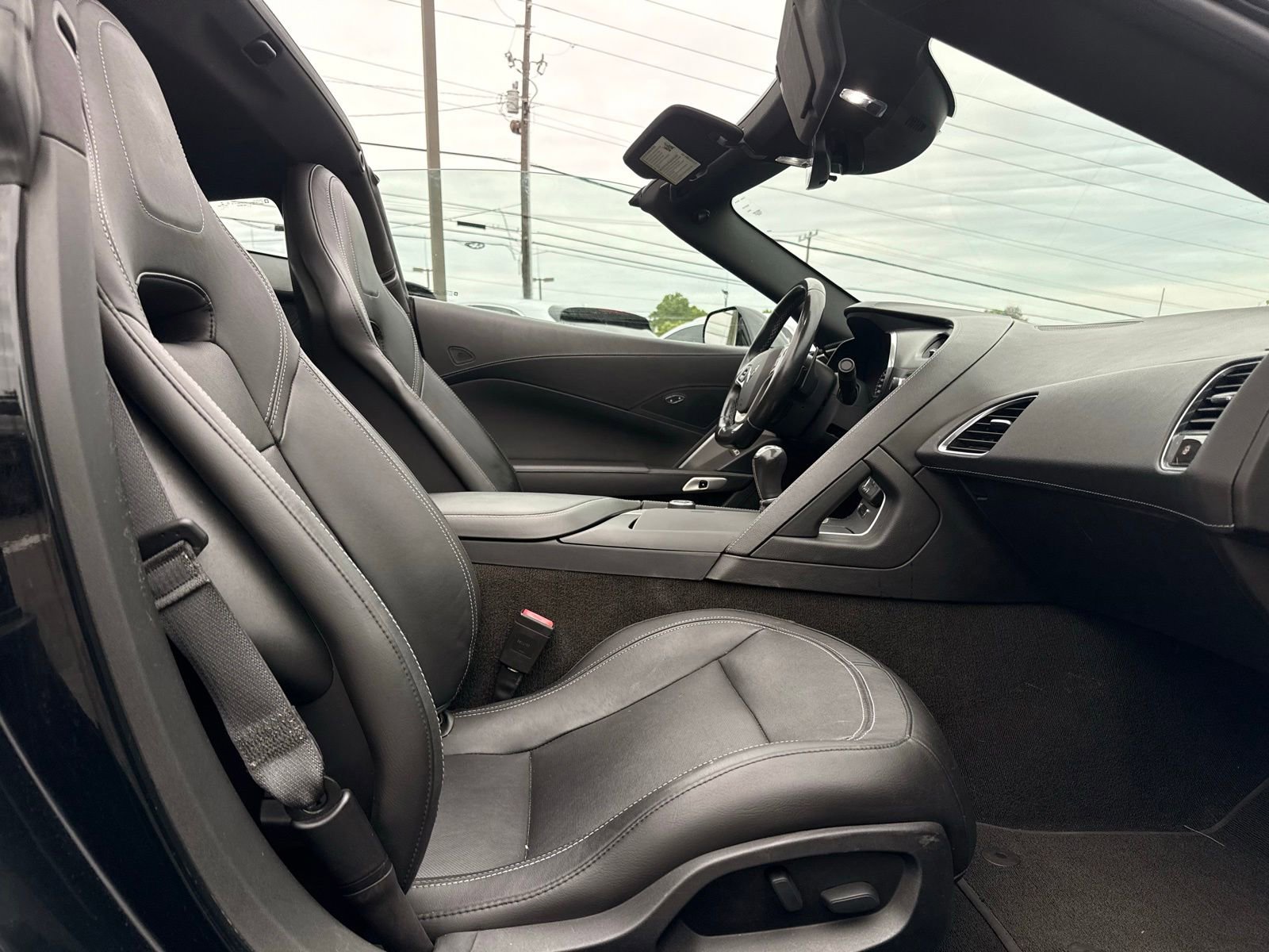 Used 2018 Chevrolet Corvette Stingray Coupe w/ 1LT RWD image 25