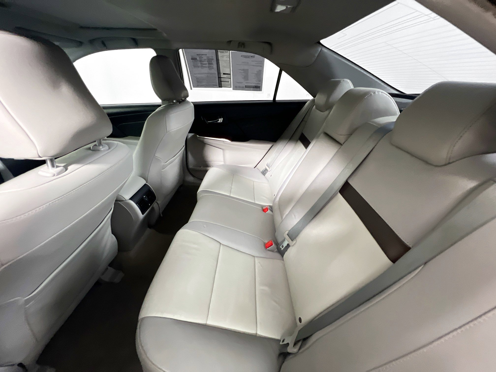 Used 2014 Toyota Camry XLE w/ Leather Package image 29