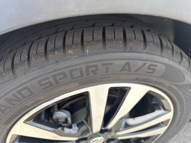 Used 2020 Nissan Kicks SR w/ SR Premium Package FWD image 10