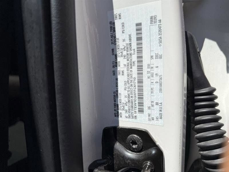 Used 2015 Ford F150 Platinum w/ Equipment Group 701A Luxury AWD/4WD image 31