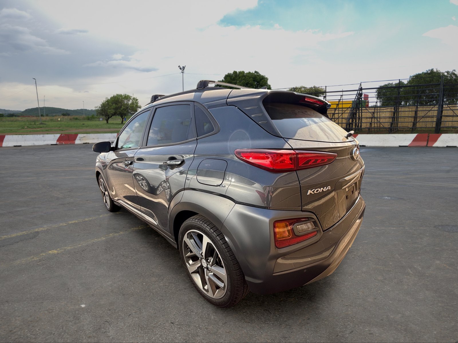 Used 2021 Hyundai Kona Ultimate FWD image 4