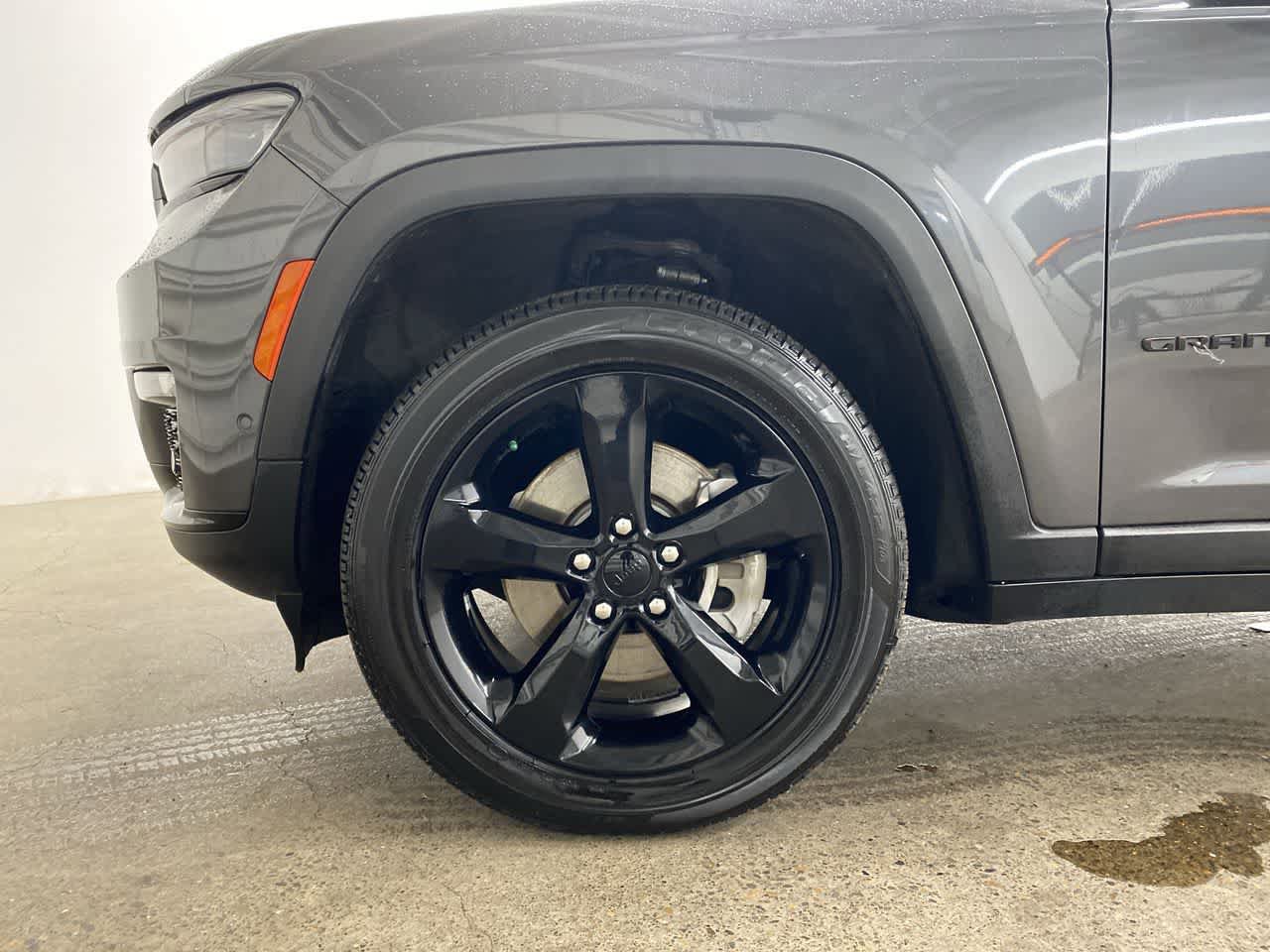 Used 2022 Jeep Grand Cherokee L Limited w/ Luxury Tech Group II AWD/4WD image 11