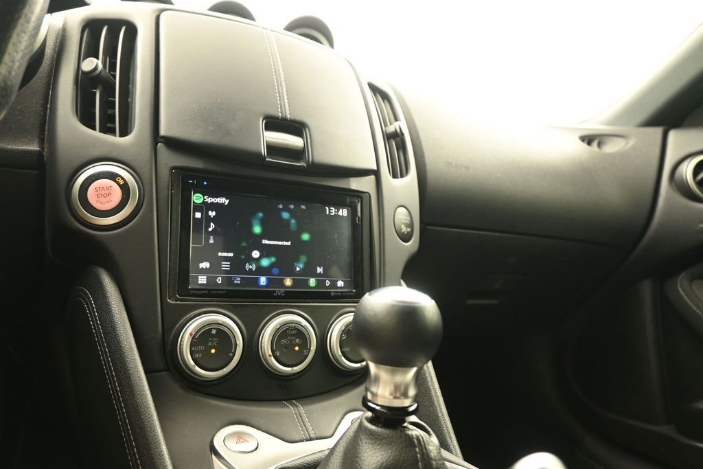 Used 2019 Nissan 370Z Coupe RWD image 16