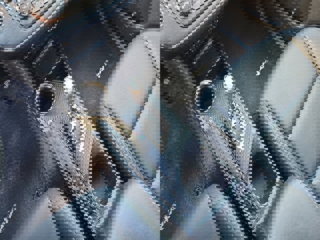 Used 2015 Toyota RAV4 Limited w/ Technology Package image 24