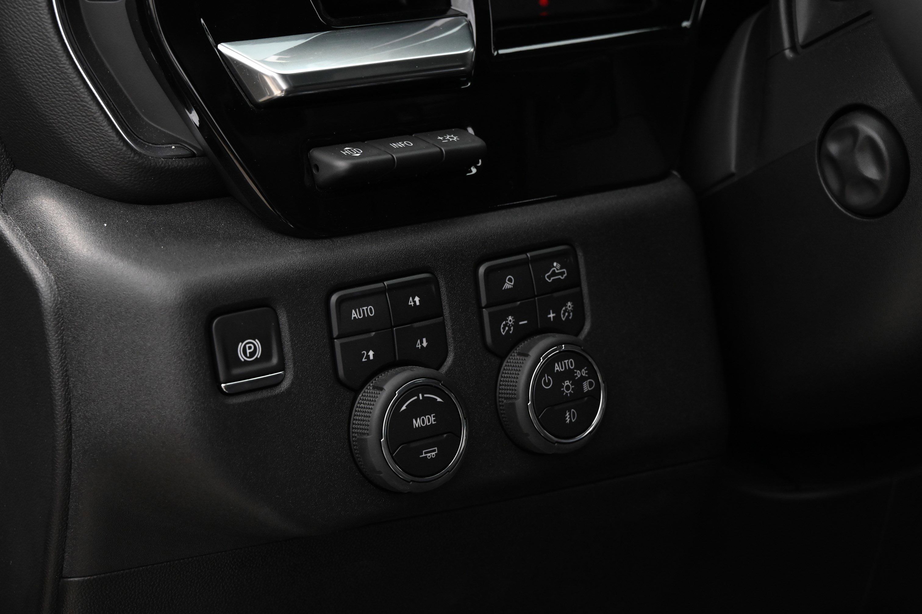 Used 2025 Chevrolet Silverado 1500 LTZ image 24