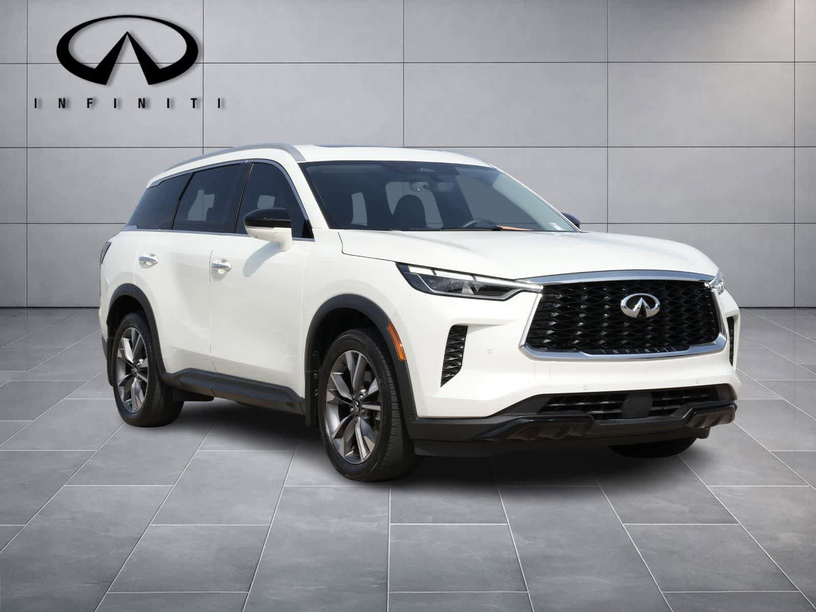 Certified 2023 INFINITI QX60 Luxe w/ Cargo Package FWD image 3