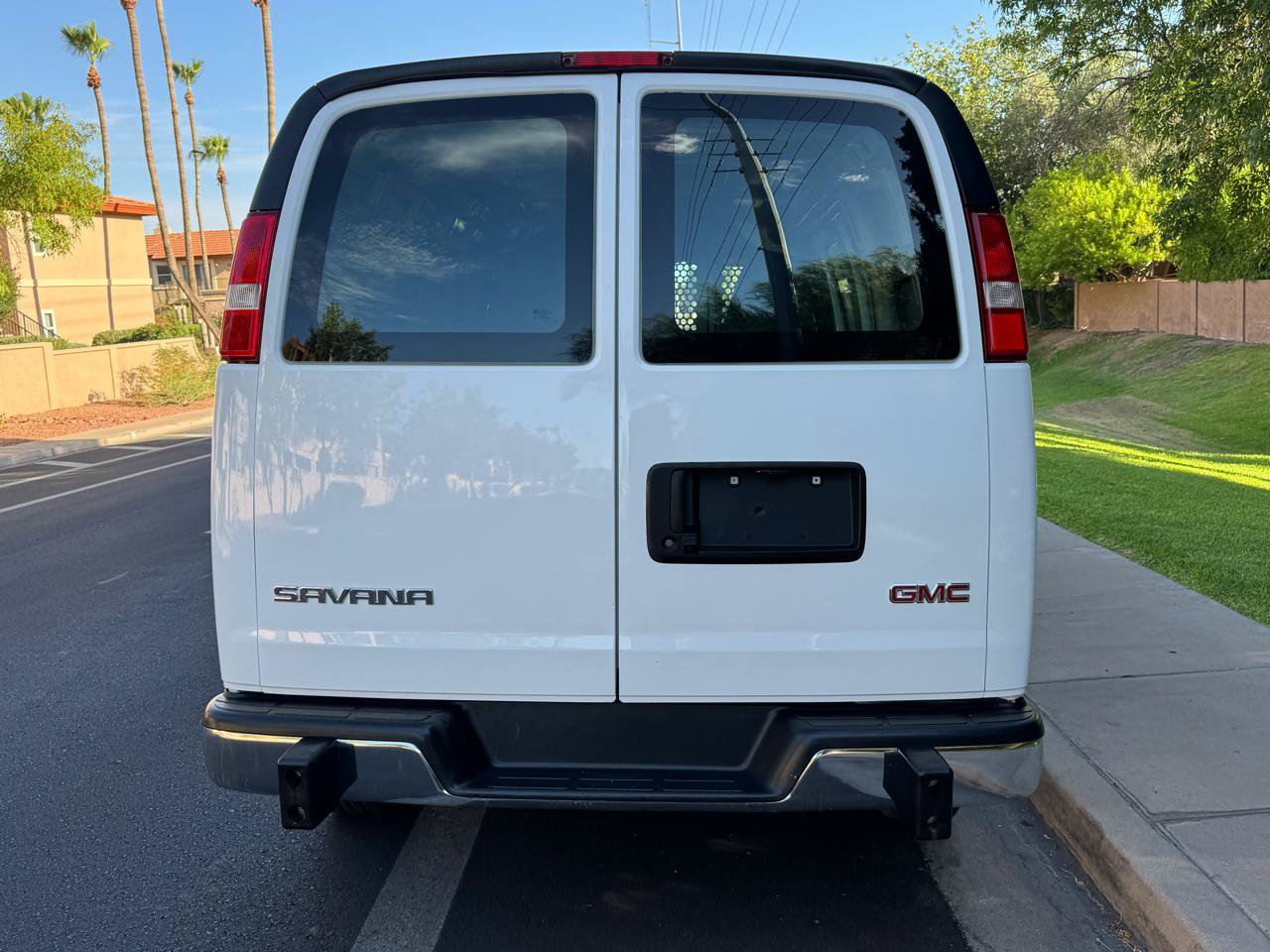 Used 2025 GMC Savana 2500 w/ Driver Convenience Package RWD image 4