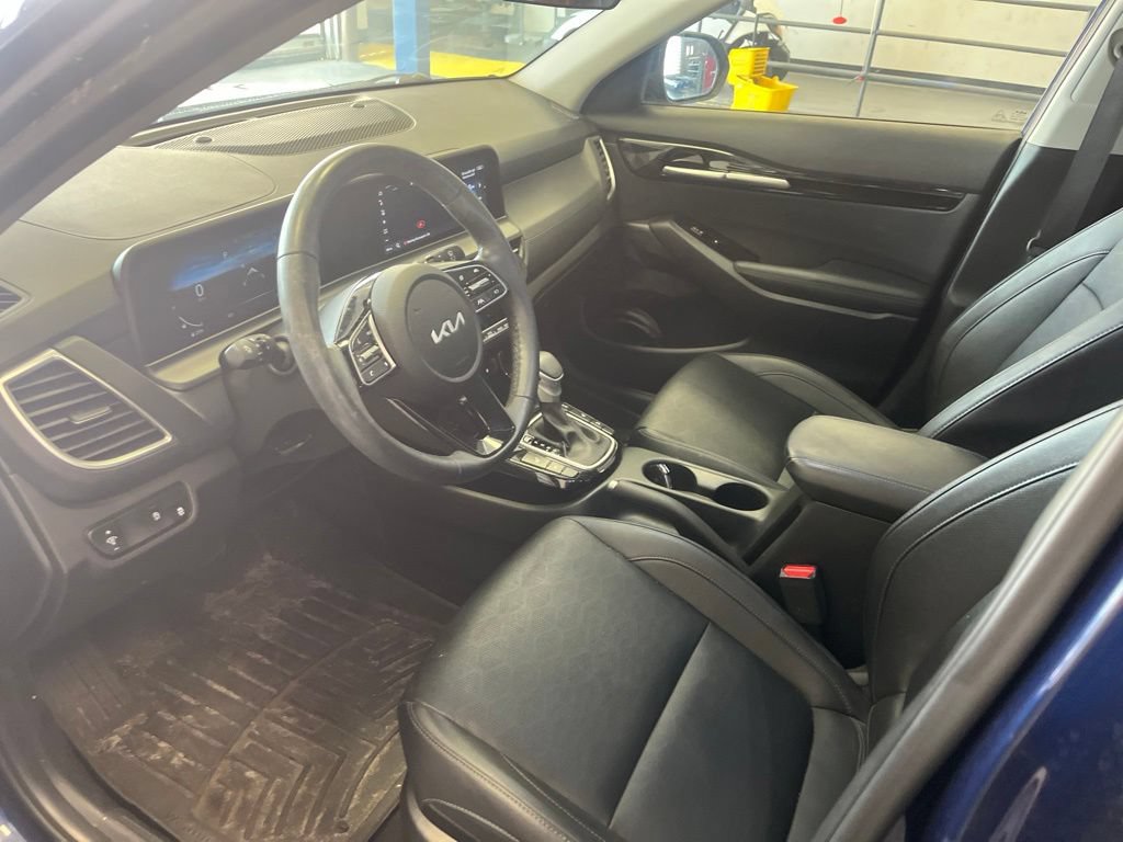 Used 2024 Kia Seltos EX AWD/4WD image 4