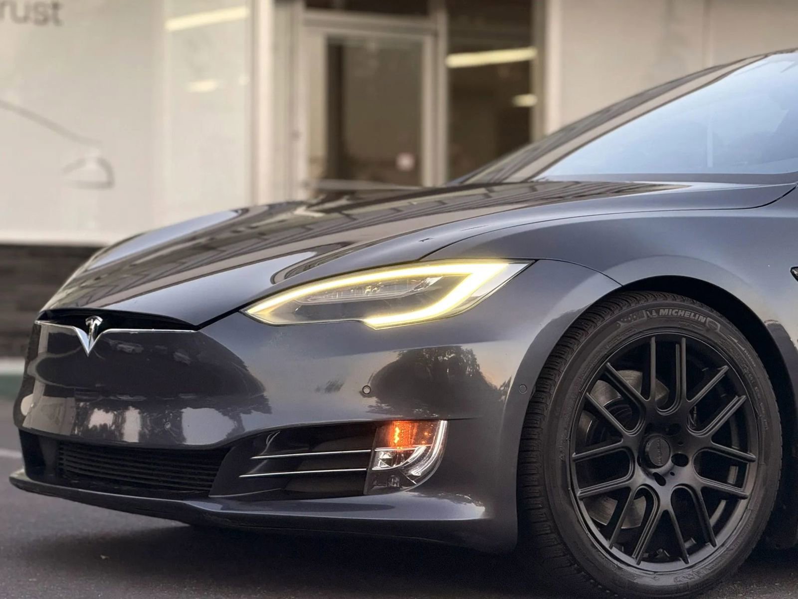 Used 2019 Tesla Model S Long Range AWD/4WD image 3