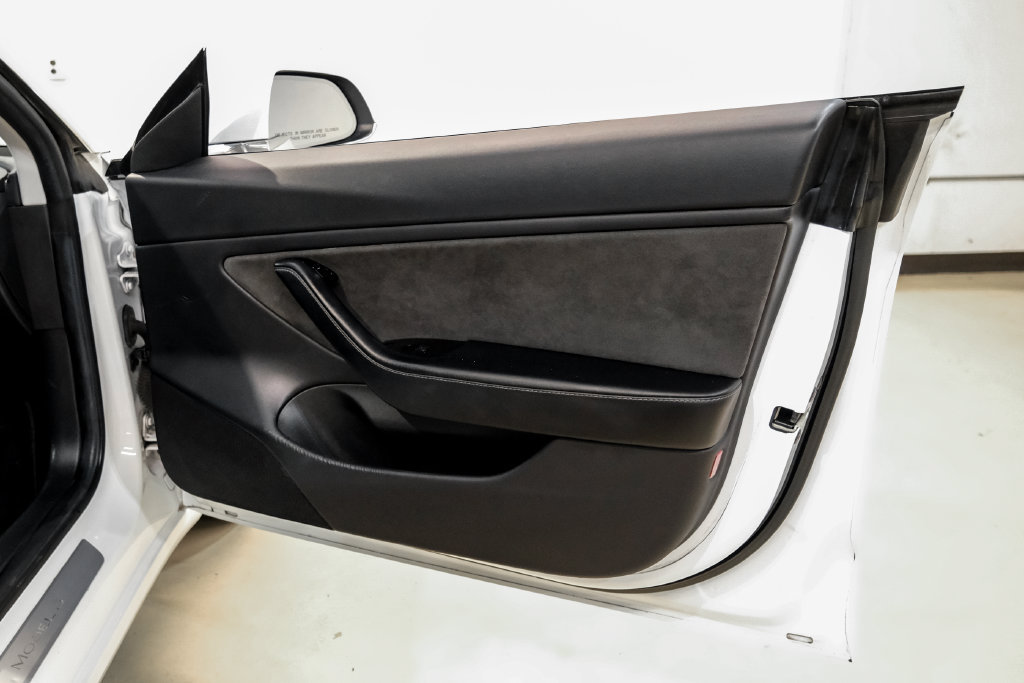 Used 2018 Tesla Model 3 Long Range RWD image 35