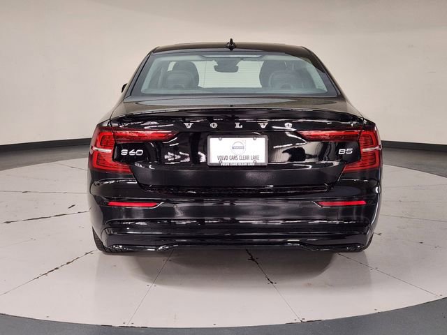 Used 2024 Volvo S60 B5 Core image 10