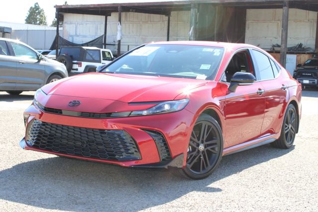 Used 2026 Toyota Camry Hybrid FWD image 9