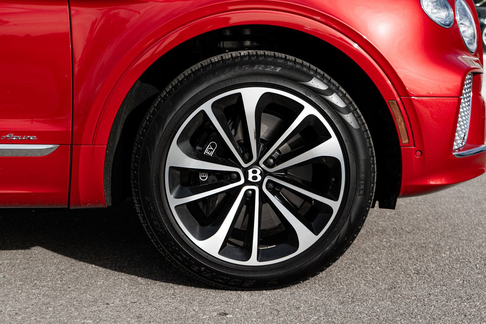 Used 2024 Bentley Bentayga Extended Wheelbase image 16