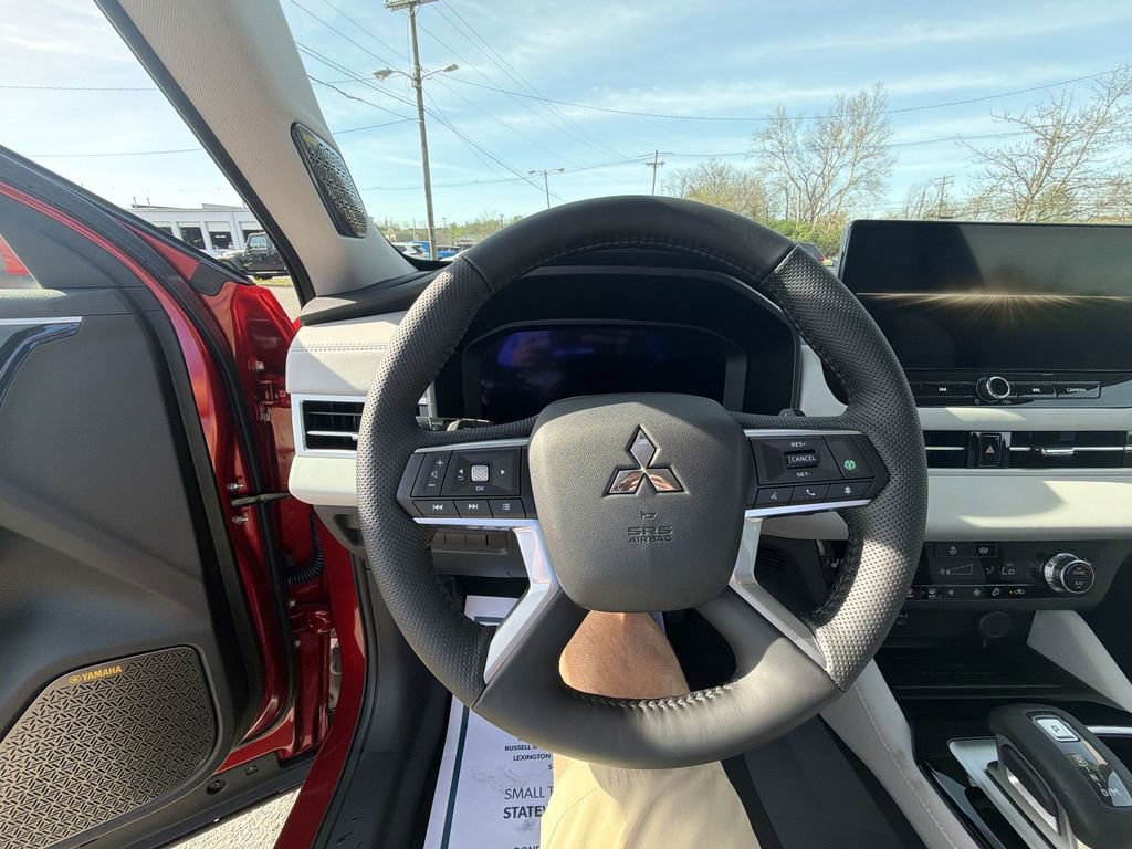 New 2026 Mitsubishi Outlander SE AWD/4WD image 14