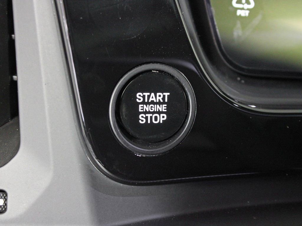 Certified 2025 Porsche Cayenne image 21