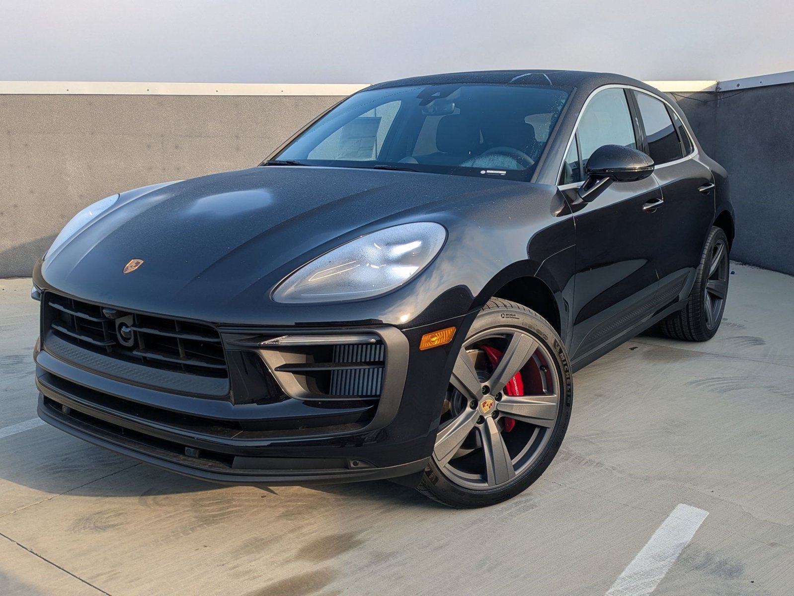 Certified 2025 Porsche Macan S AWD/4WD image 1