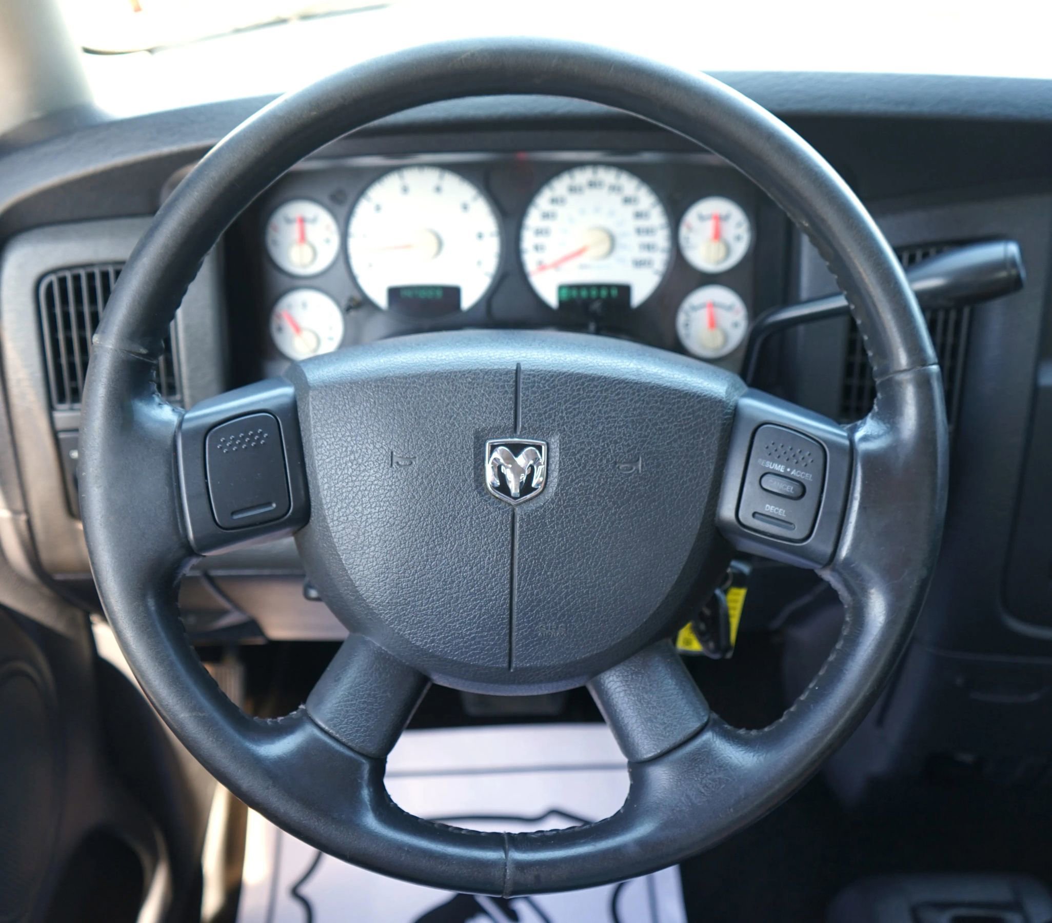 Used 2005 Dodge Ram 1500 Truck SLT image 17