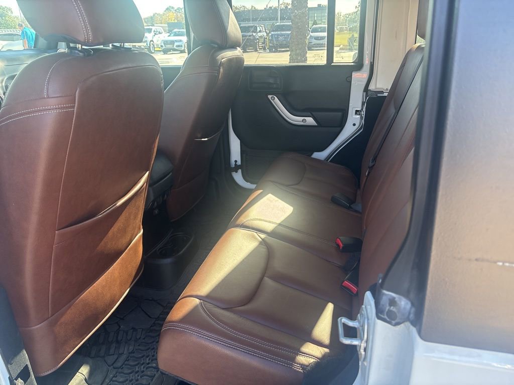 Used 2018 Jeep Wrangler Unlimited Sahara w/ Connectivity Group image 11