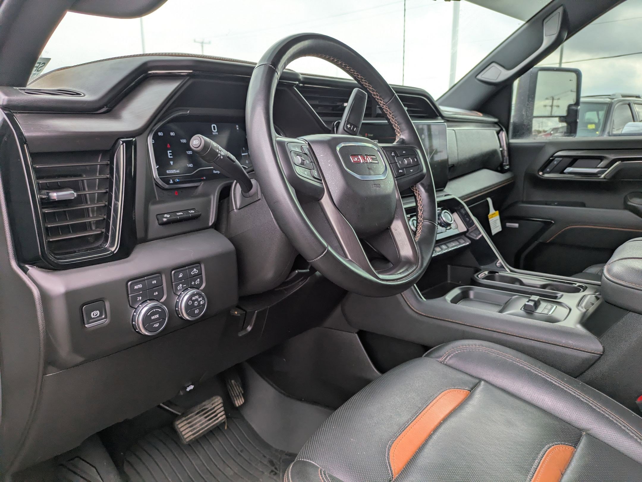 Used 2025 GMC Sierra 2500 AT4 w/ AT4 Premium Plus Package image 9