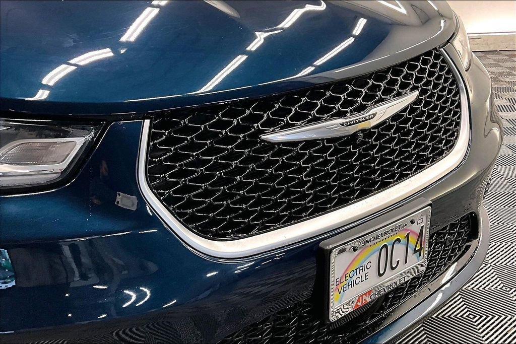 Used 2022 Chrysler Pacifica Pinnacle FWD image 29