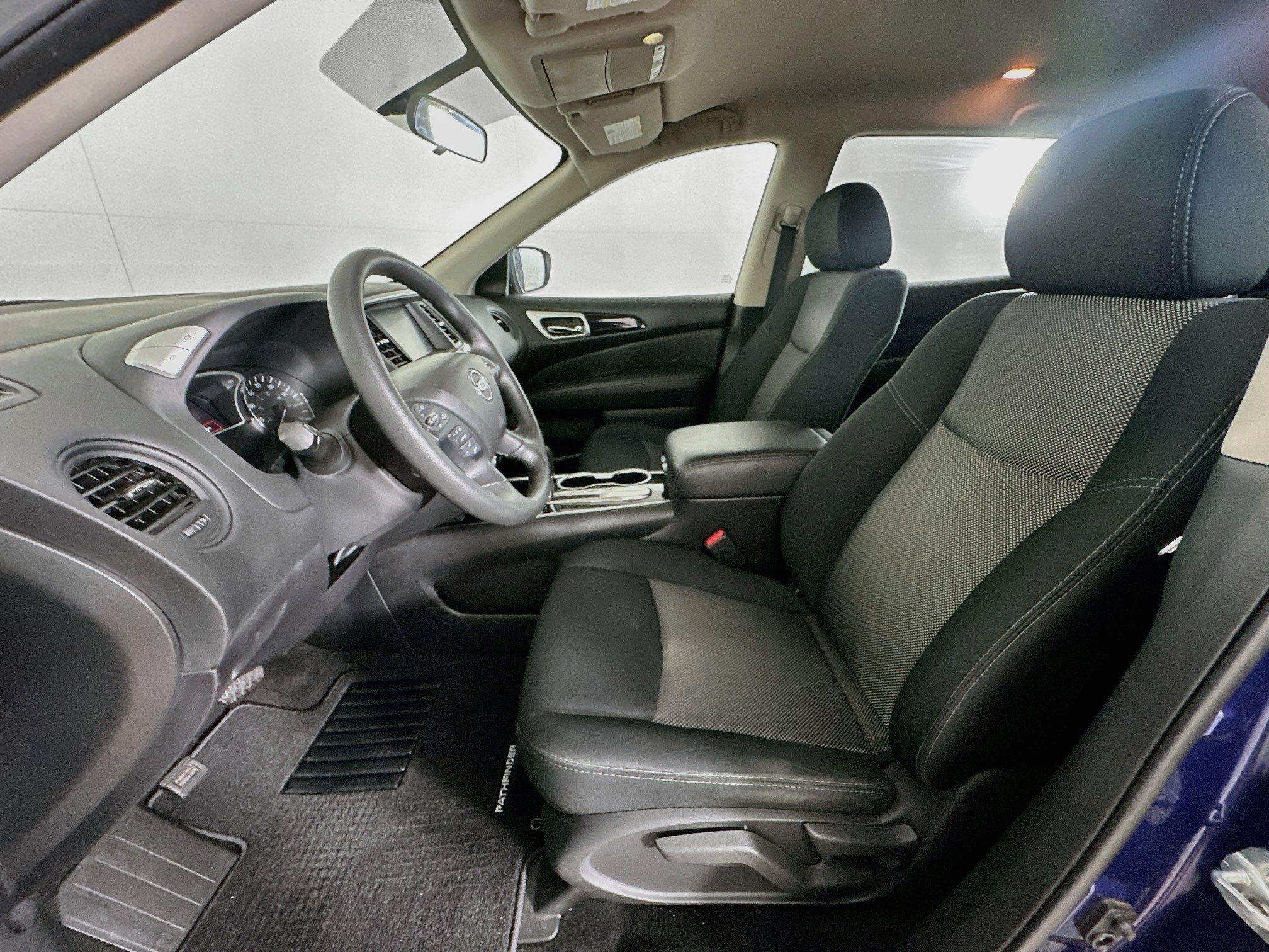 Used 2018 Nissan Pathfinder S FWD image 13