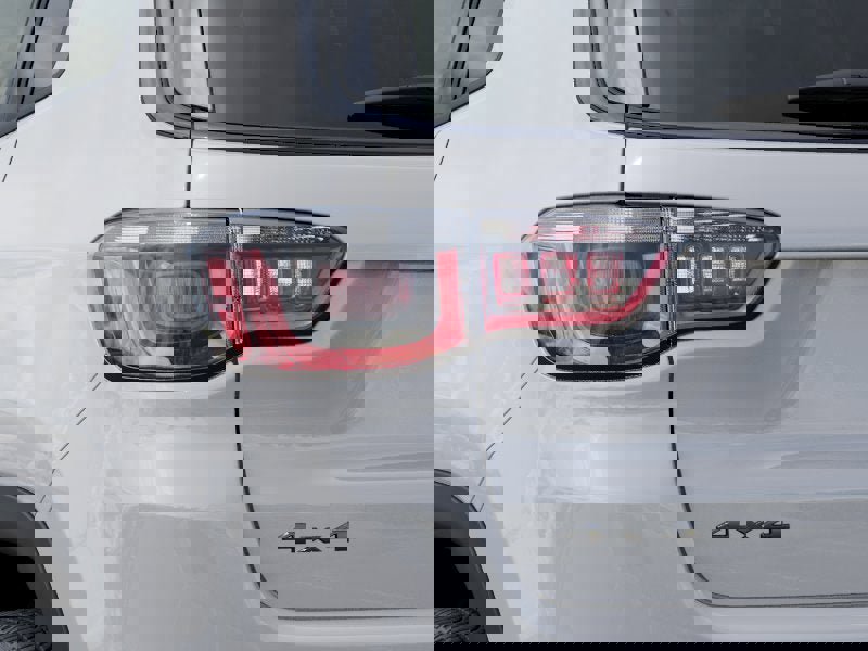 New 2025 Jeep Compass Latitude w/ Sun & Sound Group image 35