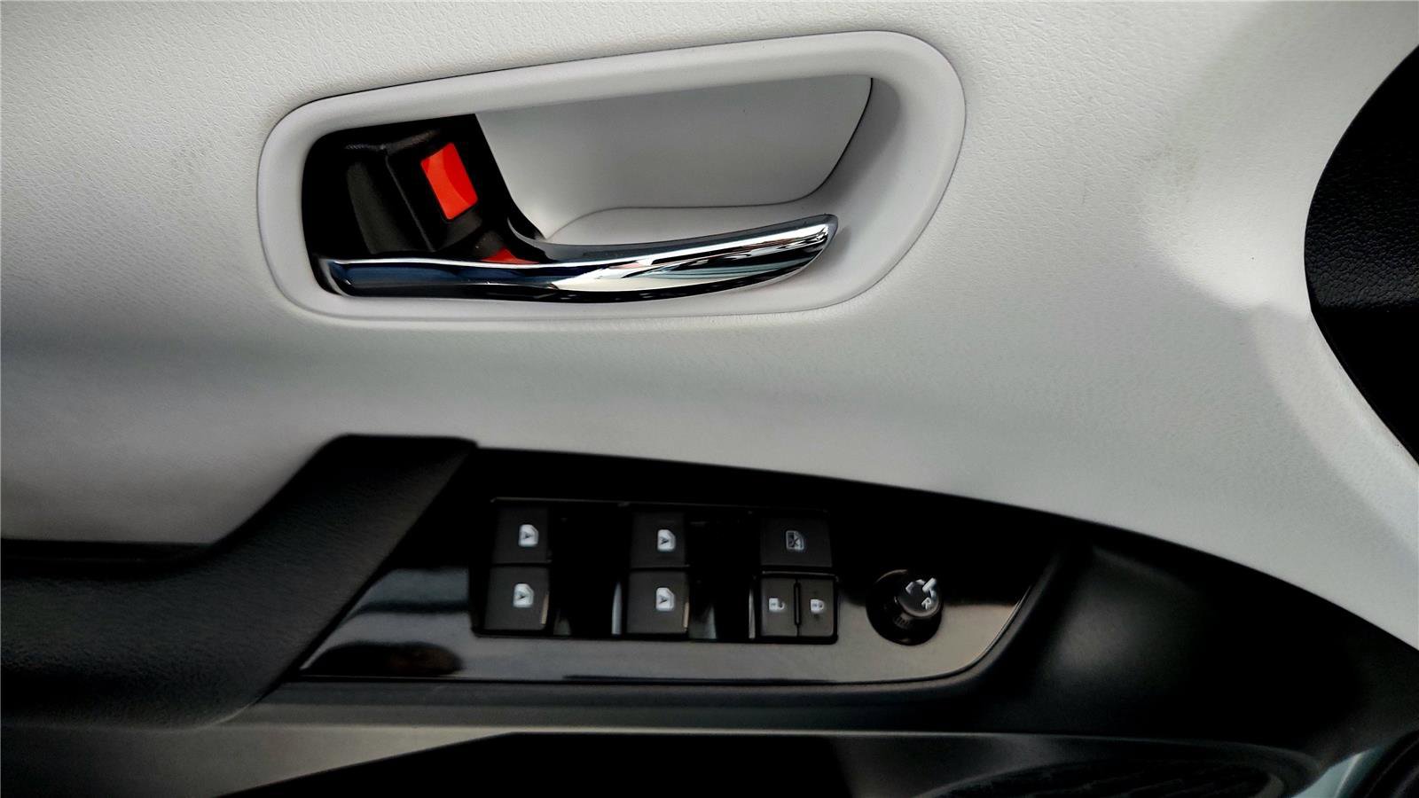 Used 2016 Toyota Prius Four image 23