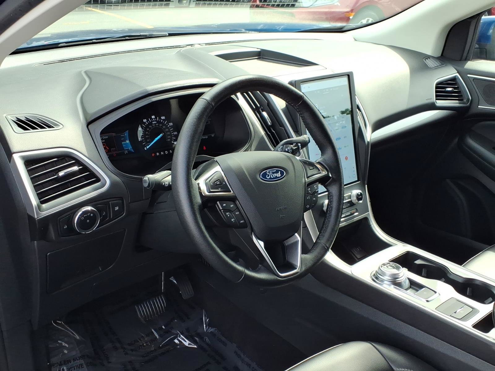 Used 2024 Ford Edge SEL AWD/4WD image 5