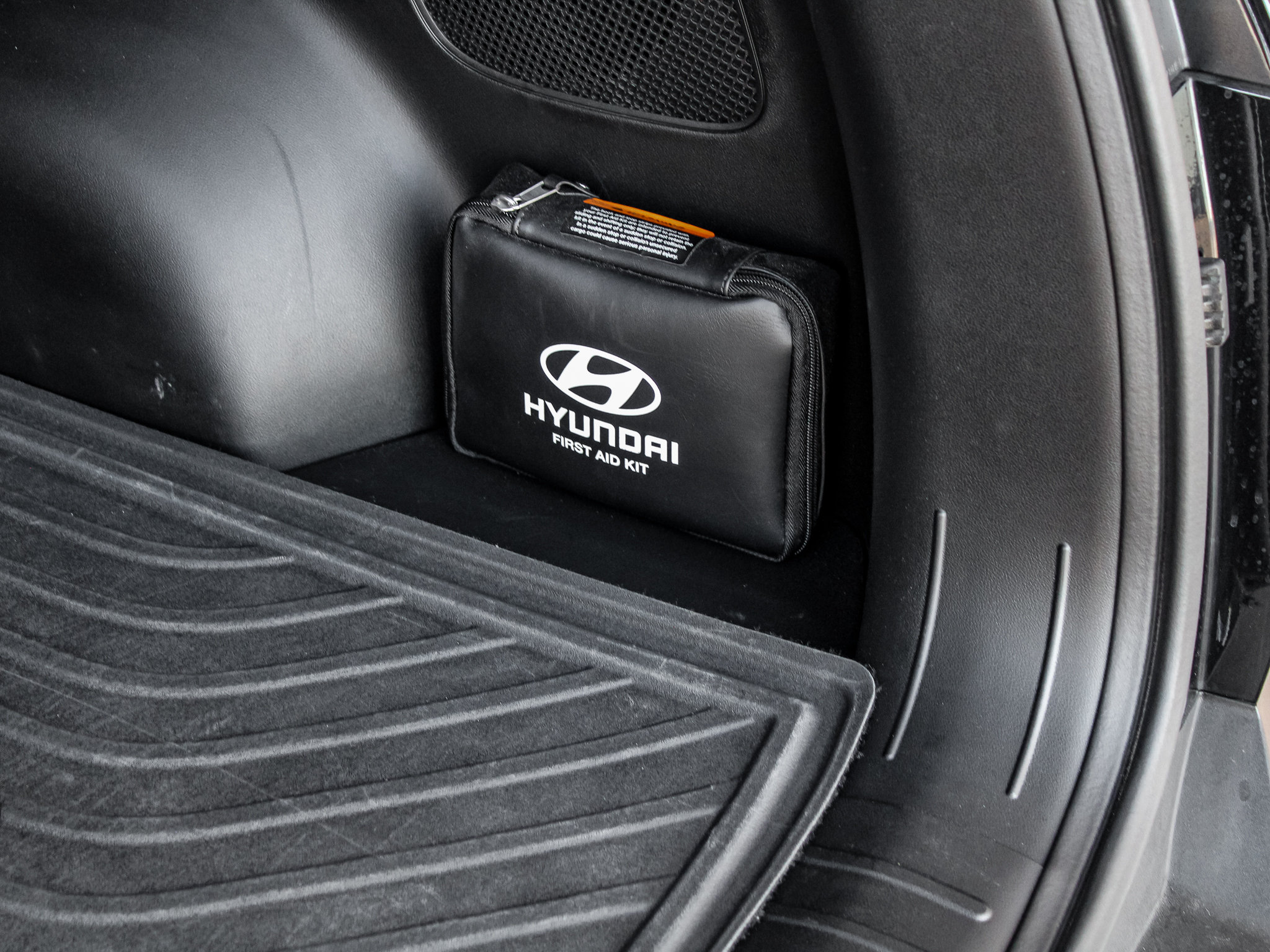 Used 2025 Hyundai Tucson Limited AWD/4WD image 18