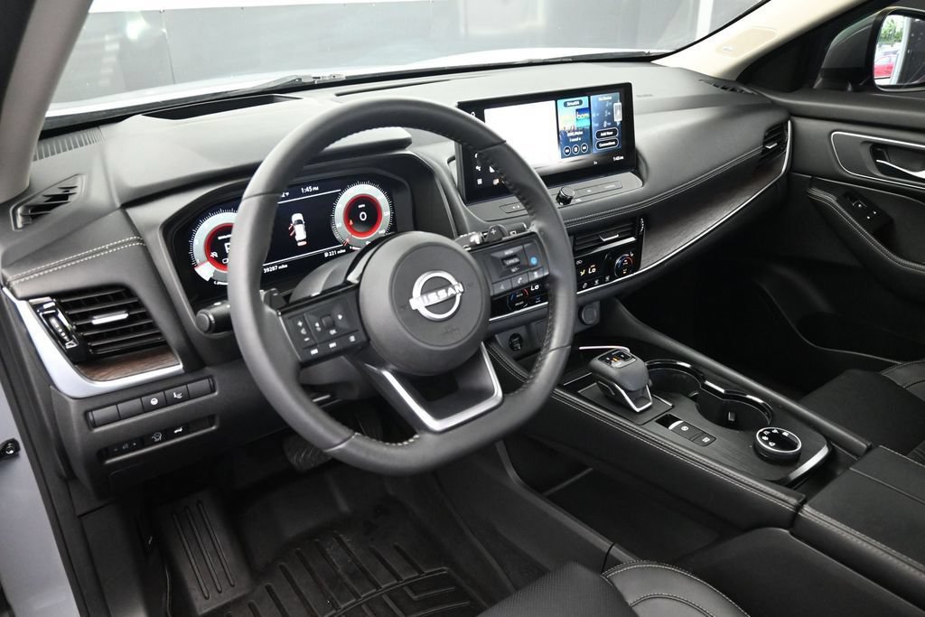 Certified 2024 Nissan Rogue Platinum w/ Platinum Premium Package AWD/4WD image 20