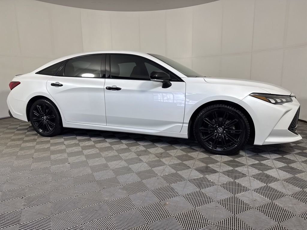 Used 2022 Toyota Avalon XSE FWD image 10