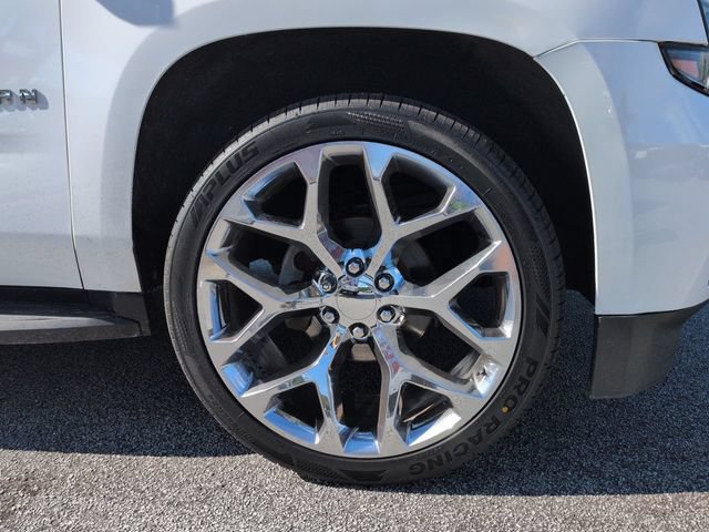 Used 2018 Chevrolet Suburban LS RWD image 10
