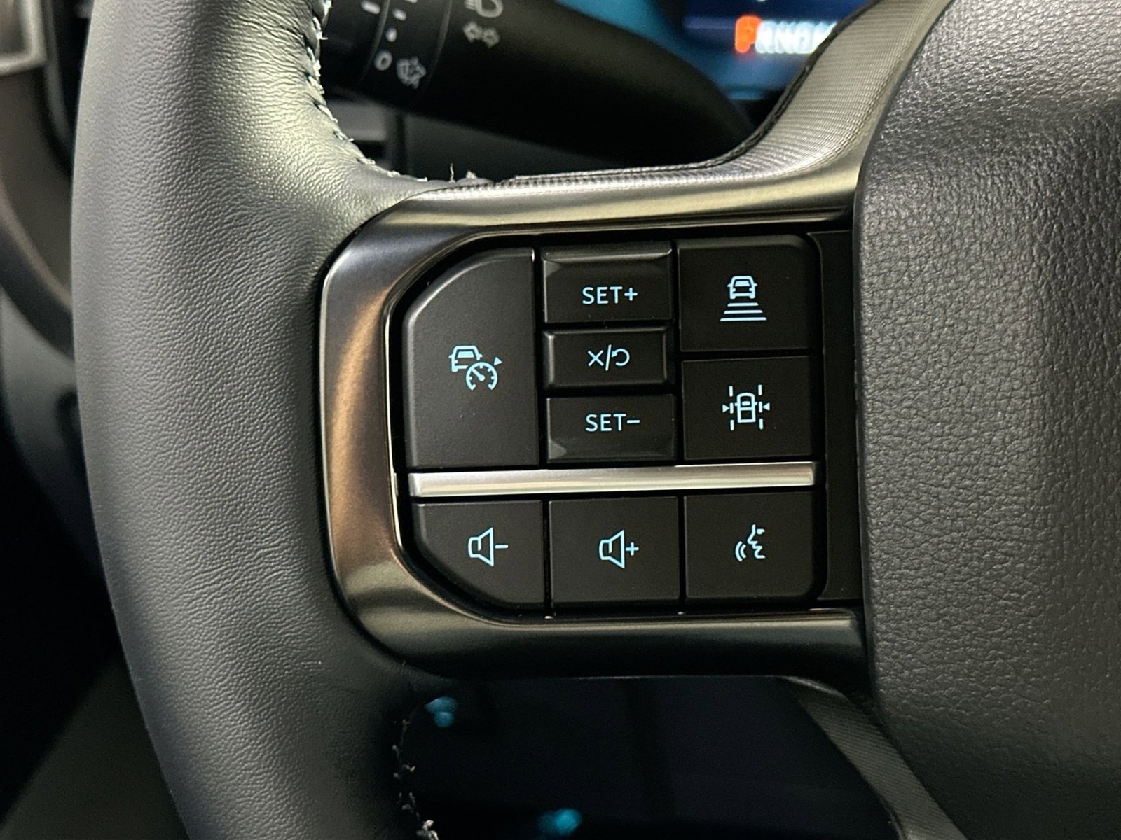 New 2025 Ford F150 Platinum w/ Equipment Group 702A High image 21