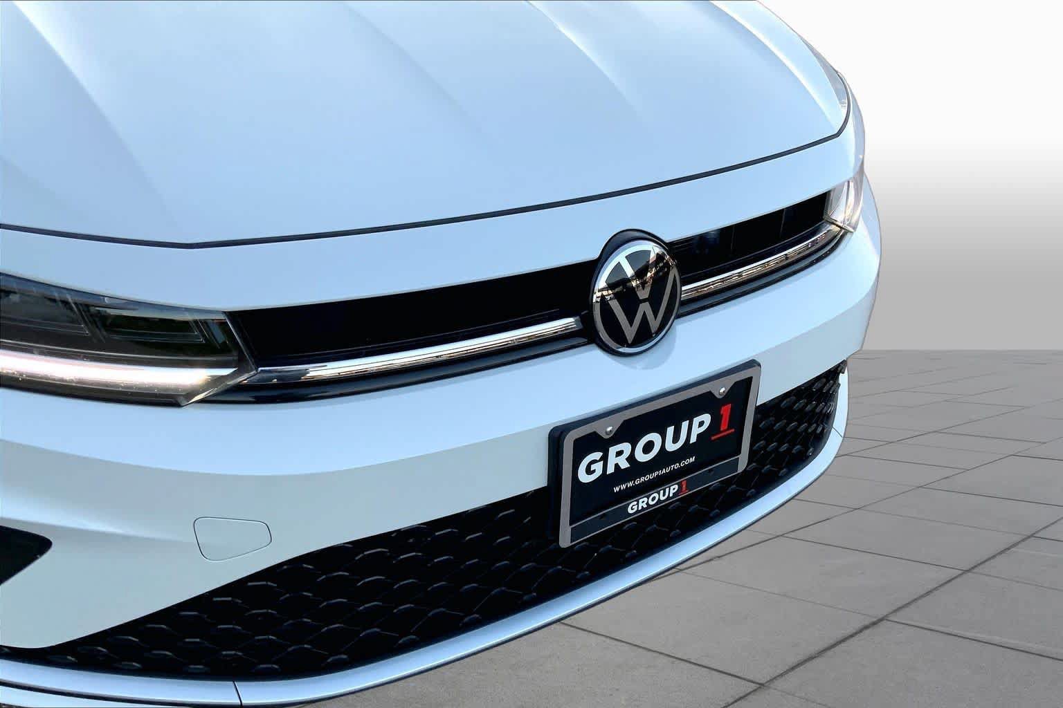 Used 2025 Volkswagen Jetta SE FWD image 29