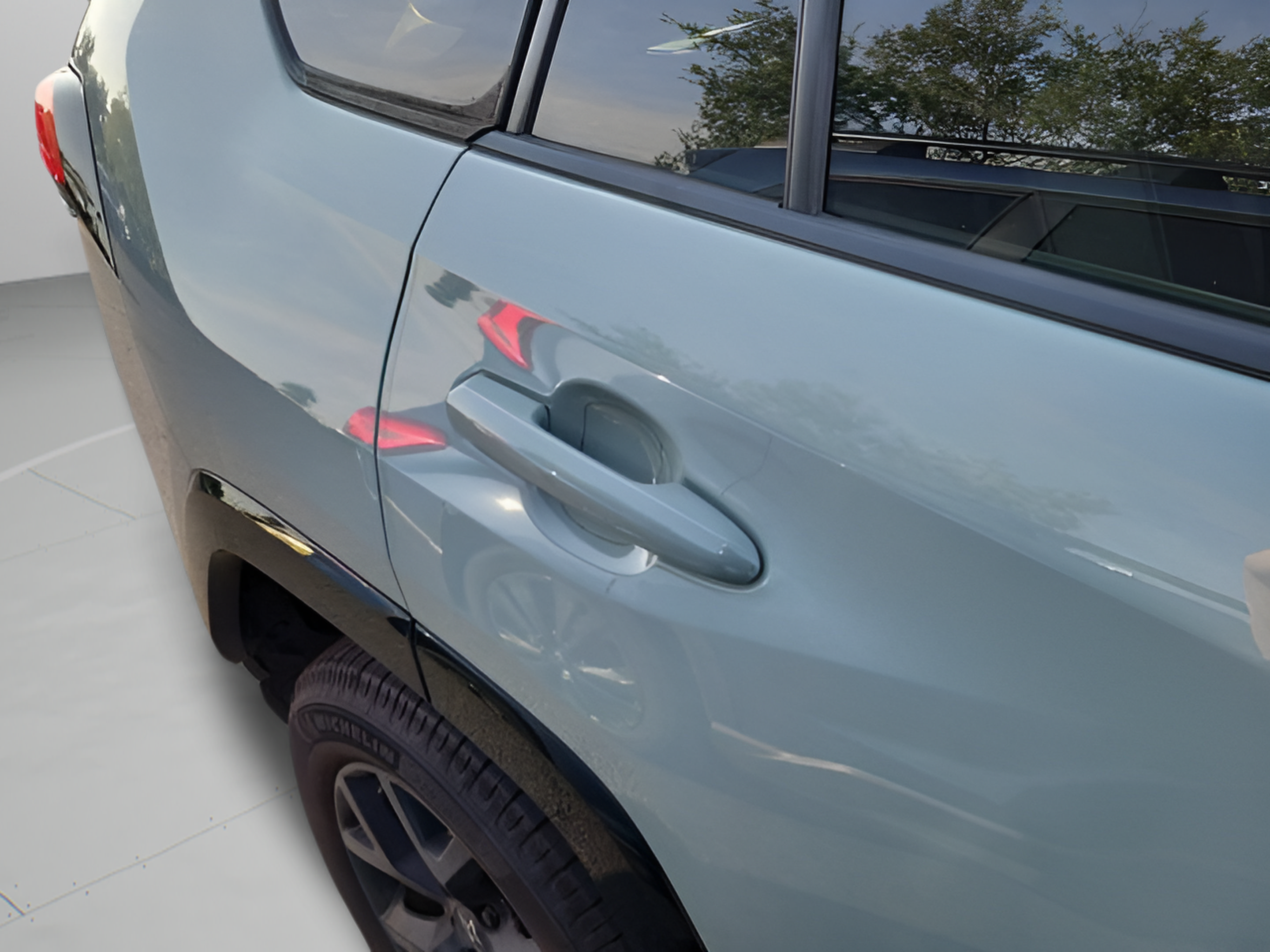 Used 2022 Toyota RAV4 XLE w/ Convenience Package FWD image 18